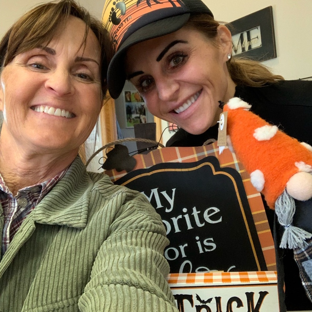 Meet your Posher, Haley - Picture 3 of 3